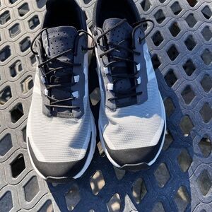 Men’s sz 10.5 On Cloudvista New without Box